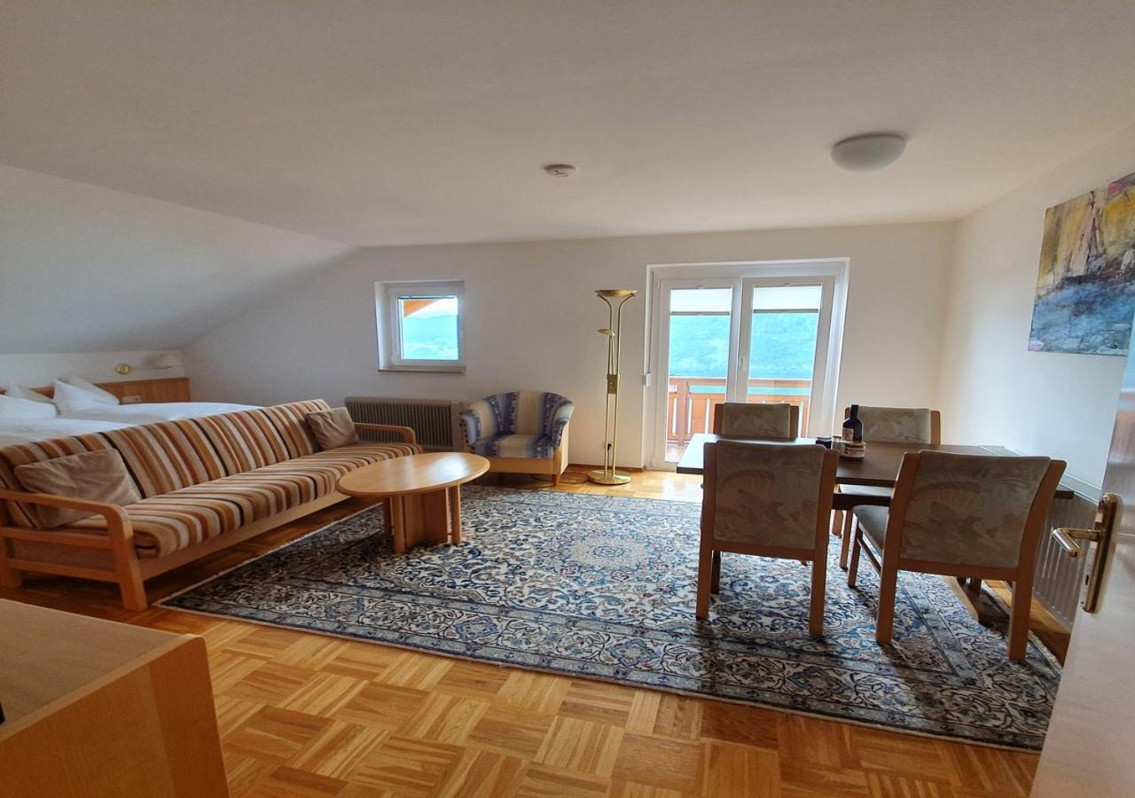 Haus Kraller-Urlaub Mit Seeblick 米尔施塔特 外观 照片
